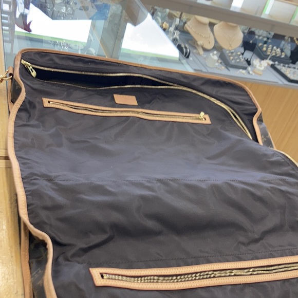 Authentic Louis Vuitton garment bag - Picture 13 of 17
